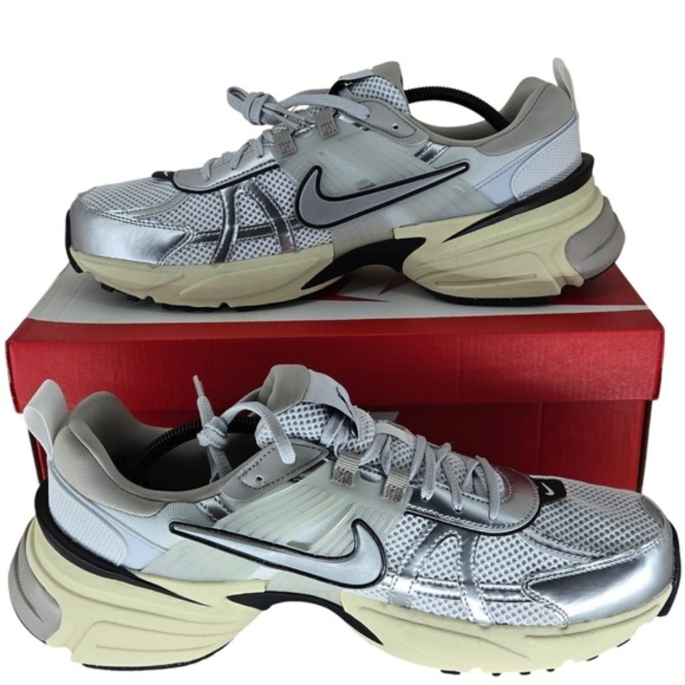 Nike V2K Run‎ Summit White Metallic Silver Y2K NIB HJ4497-100 Mens Sz 12